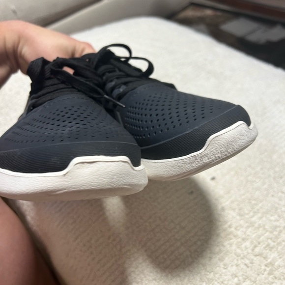 Crocs LiteRide Pacer Women’s Size 11 Black Sneakers Comfort Shoes - Picture 2 of 8